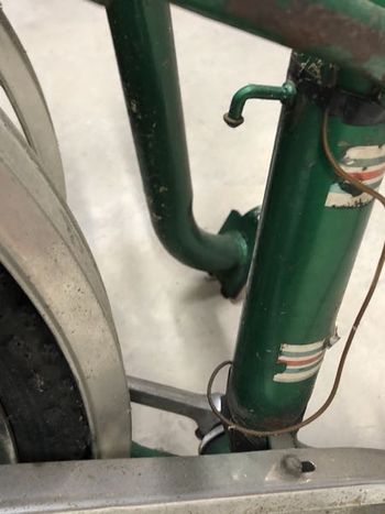 The pump peg is another delightful detail. I wonder what the very short pump looked like when new, and how the other end clamped onto the oversized and curved main tube.