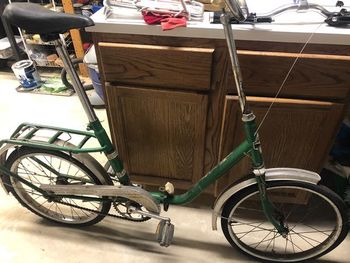 Once I got it home I could take stock. It's filthy and the paint is in bad shape, but it's mostly complete. I was surprised neither the stem nor seatpost had seized.